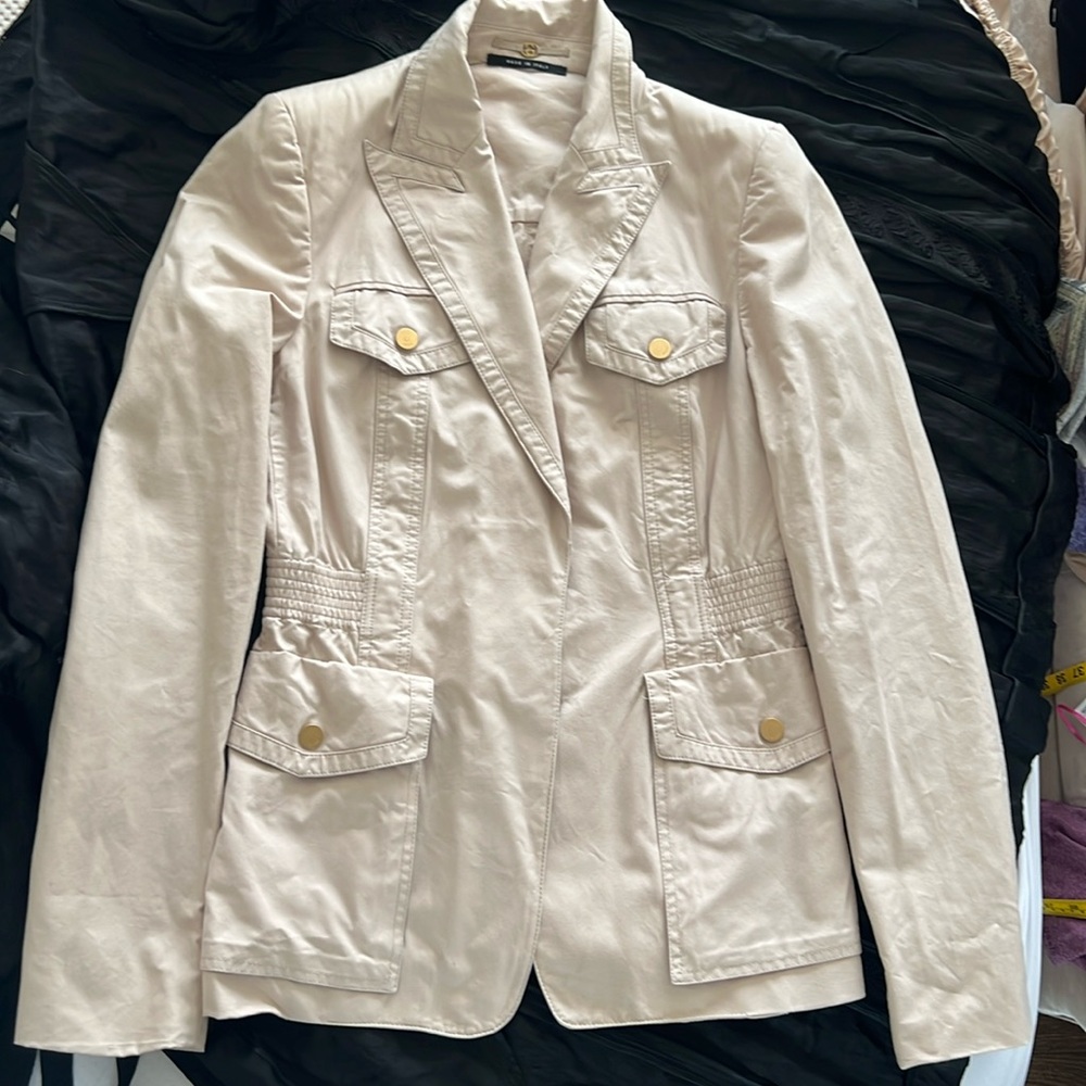 Gucci Blazer size 46 but fits Mefium